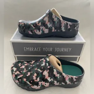 NIB Dansko Women’s Kane Molded Camo Size 38 US 7.5-8 Comfort Shoes Green Pink