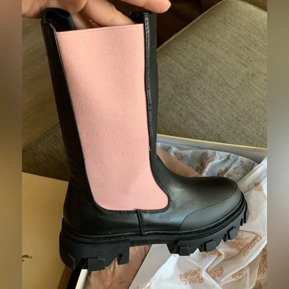 NIB Dolls Kill x PUBLIC DESIRE Kira Chelsea Boots Shoes Size US 6