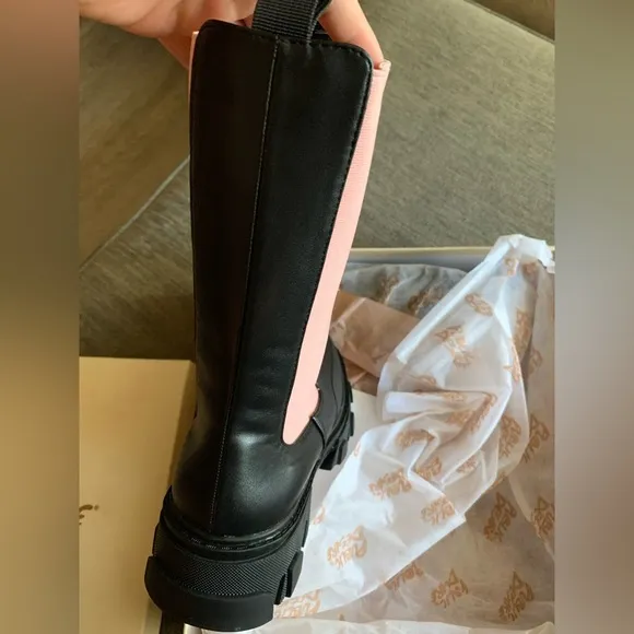 NIB Dolls Kill x PUBLIC DESIRE Kira Chelsea Boots Shoes Size US 6