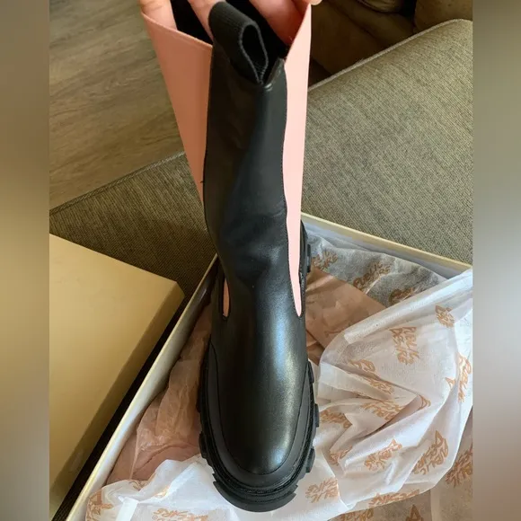 NIB Dolls Kill x PUBLIC DESIRE Kira Chelsea Boots Shoes Size US 6