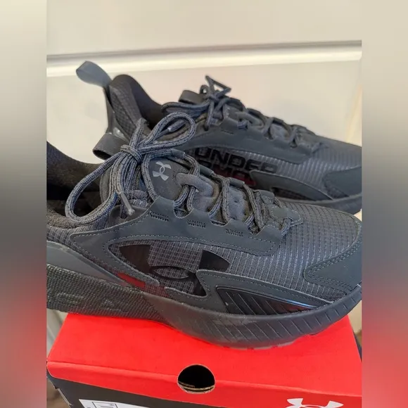 NIB Men’s UA HOVR MVMNT Running Shoes