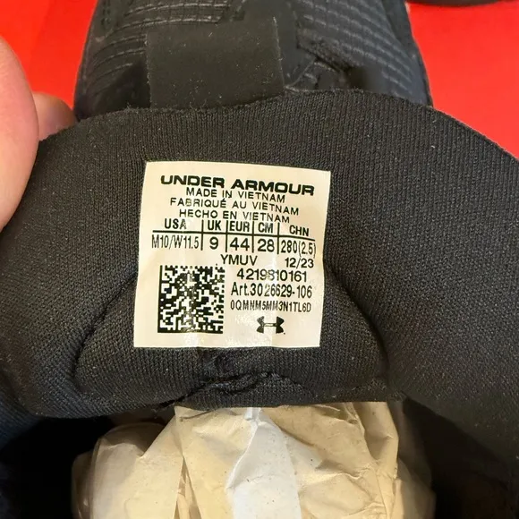 NIB Men’s UA HOVR MVMNT Running Shoes