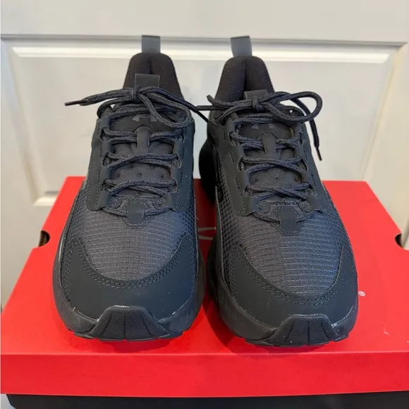 NIB Men’s UA HOVR MVMNT Running Shoes