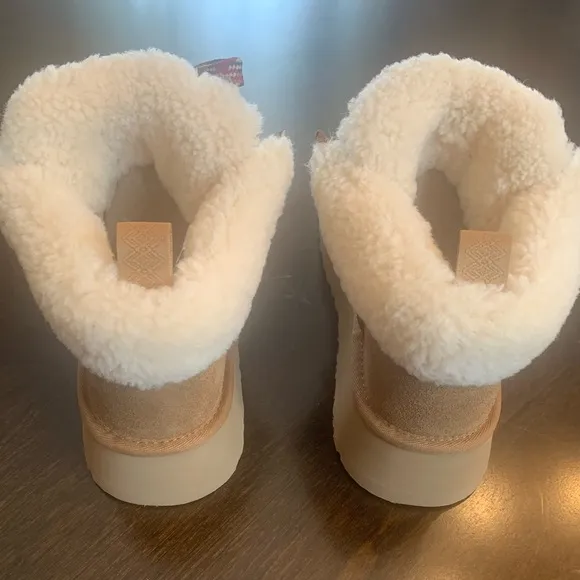 NIB UGG Funkarra Cabin Cuff Slipper in Chestnut, Size 8