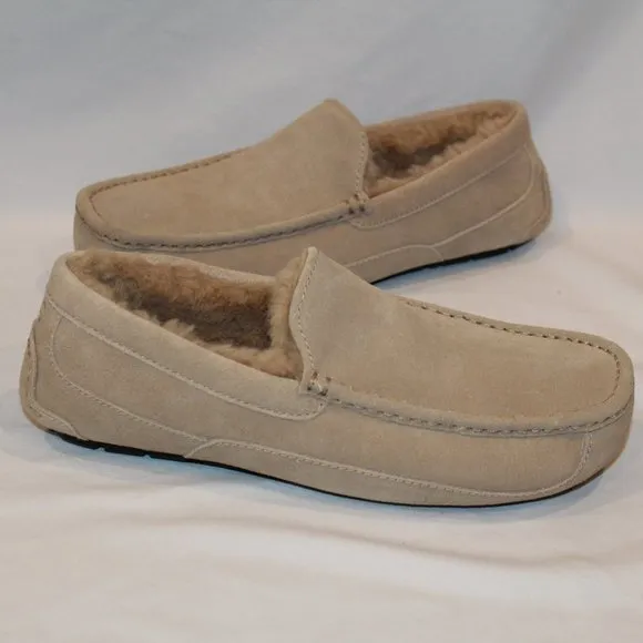 NIB UGG MEN'S ASCOT SAND SUEDE SHEARLING SLIP ON‎ SLIPPERS