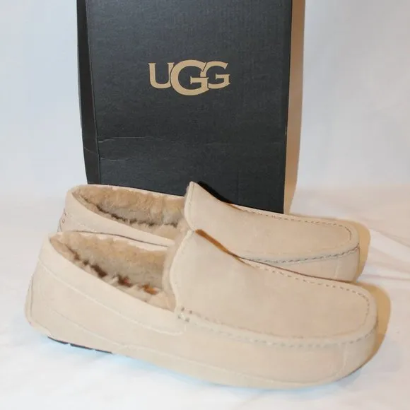 NIB UGG MEN'S ASCOT SAND SUEDE SHEARLING SLIP ON‎ SLIPPERS