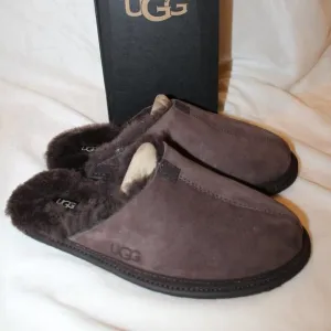 NIB UGG MEN'S‎ SUEDE SHEARLING LINED SCUFF SLIPPERS STOUT BROWN