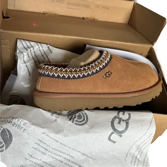 NIB UGG Tasman Slipper Chestnut Women's Size 5