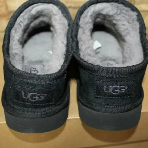 NIB UGG WOMEN'S CLASSIC‎ SUEDE SHEARLING LINED SLIPPERS BLACK