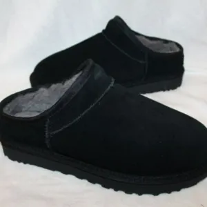 NIB UGG WOMEN'S CLASSIC‎ SUEDE SHEARLING LINED SLIPPERS BLACK