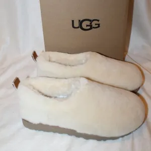 NIB UGG WOMEN'S SHEARLING BOOTIE‎ SLIPPERS NATURAL