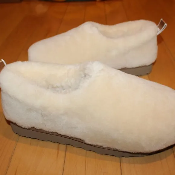 NIB UGG WOMEN'S SHEARLING BOOTIE‎ SLIPPERS NATURAL