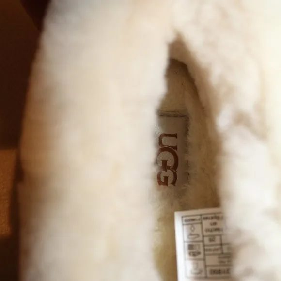 NIB UGG WOMEN'S SHEARLING BOOTIE‎ SLIPPERS NATURAL