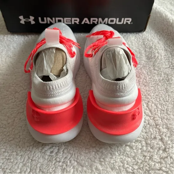 NIB Under Armour Women's HOVR Phantom 3 Reflect in White / Gray / Pink Size 9.5