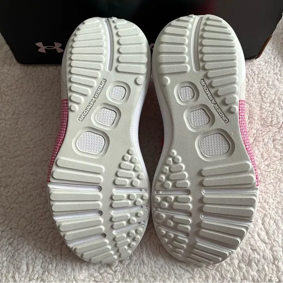 NIB Under Armour Women's HOVR Phantom 3 Reflect in White / Gray / Pink Size 9.5