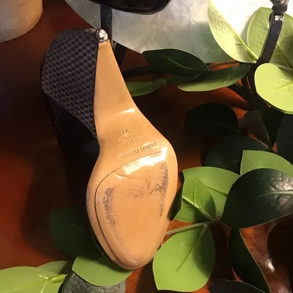 Nicolaus Kirkwood Black Patent Leather Wedge Shoes. Size 6