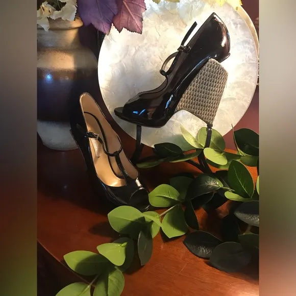 Nicolaus Kirkwood Black Patent Leather Wedge Shoes. Size 6