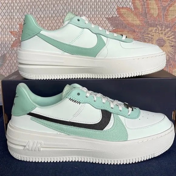 Nike AF1 Platform Air Force 1 (Womens Size 7) Shoes DX3730 300 Barely Enamel