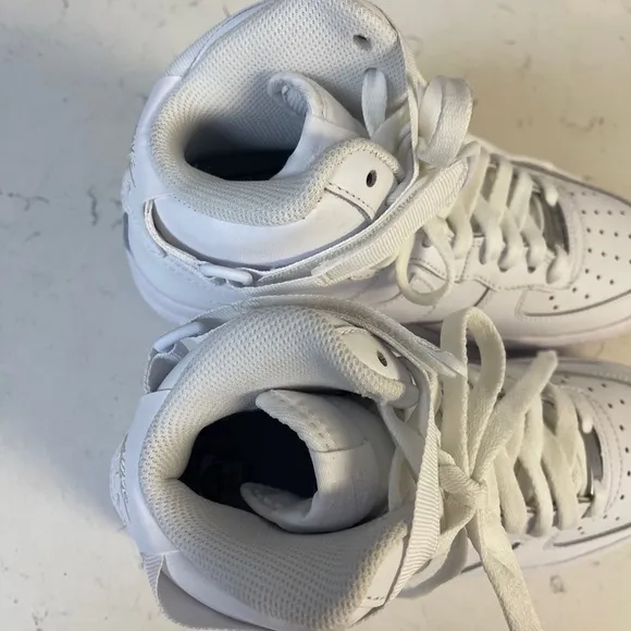 Nike Air Force 1 High LE Triple White GS Sneakers Size 6.5 Y DH2943-111 BIG KIDS