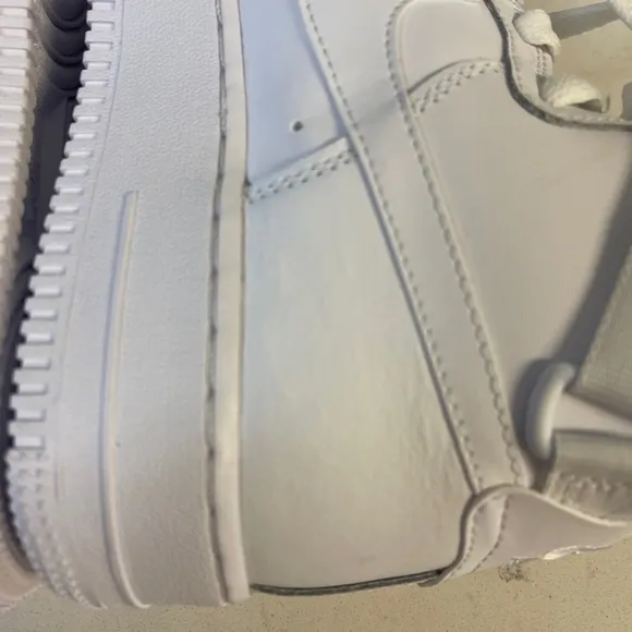 Nike Air Force 1 High LE Triple White GS Sneakers Size 6.5 Y DH2943-111 BIG KIDS