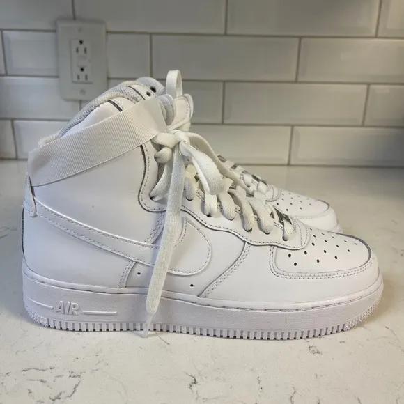 Nike Air Force 1 High LE Triple White GS Sneakers Size 6.5 Y DH2943-111 BIG KIDS