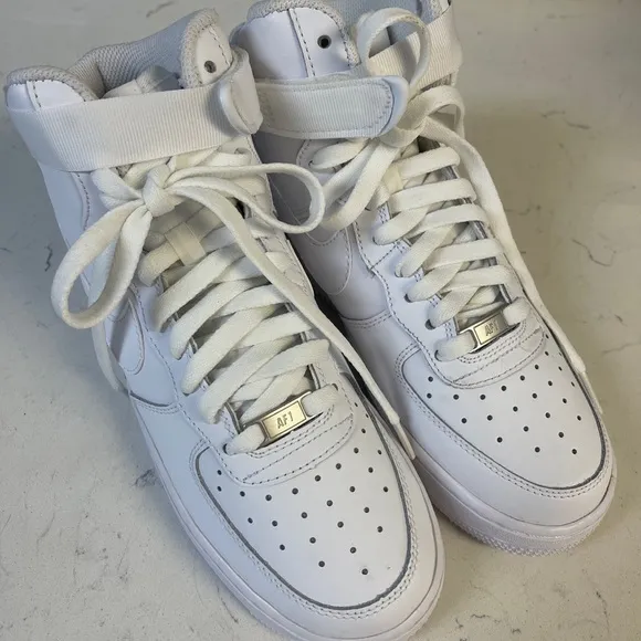 Nike Air Force 1 High LE Triple White GS Sneakers Size 6.5 Y DH2943-111 BIG KIDS