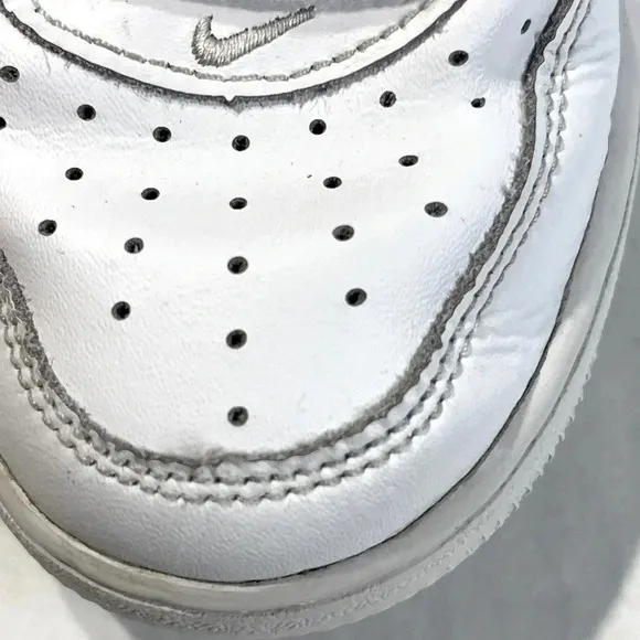 Nike Air Force 1 LE (PS) size 11C white preschool kid tennis shoes used