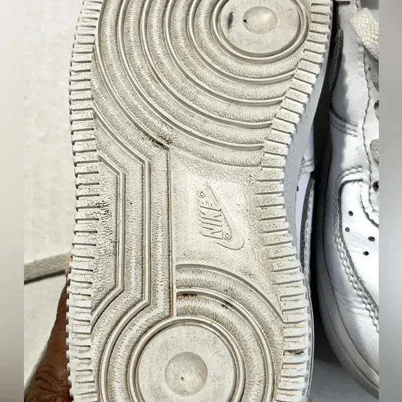 Nike Air Force 1 LE (PS) size 11C white preschool kid tennis shoes used