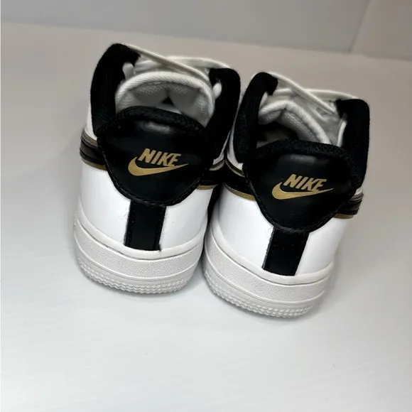 Nike Air Force 1 LV8 (GS) 12C Boys/Girls White/Black-Metal Gold