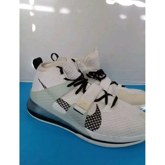 Nike Air Force Max II White Training Athletic Sneakers Basketball Cross-Training