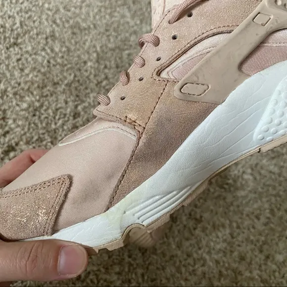 Nike Air Huarache Run Particle Beige Metallic Pink Size 10