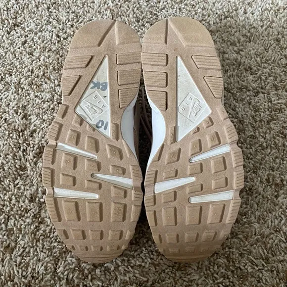 Nike Air Huarache Run Particle Beige Metallic Pink Size 10