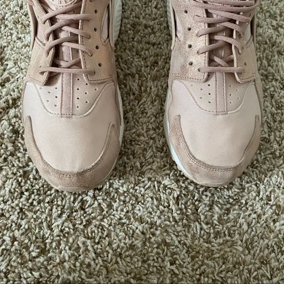 Nike Air Huarache Run Particle Beige Metallic Pink Size 10