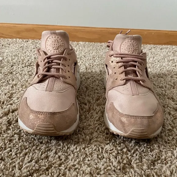 Nike Air Huarache Run Particle Beige Metallic Pink Size 10