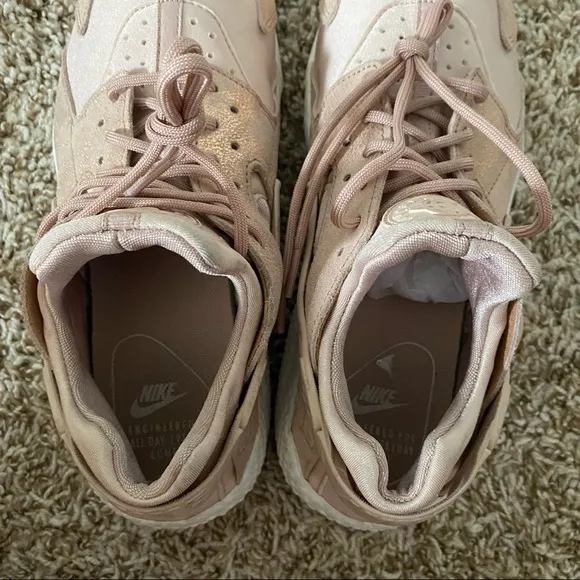 Nike Air Huarache Run Particle Beige Metallic Pink Size 10