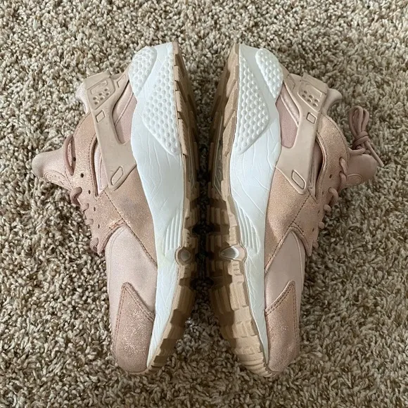 Nike Air Huarache Run Particle Beige Metallic Pink Size 10