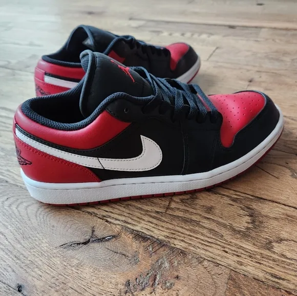 Nike Air Jordan 1 Low Alternate Bred Toe In Black/White/Gym Red - Size 9.5