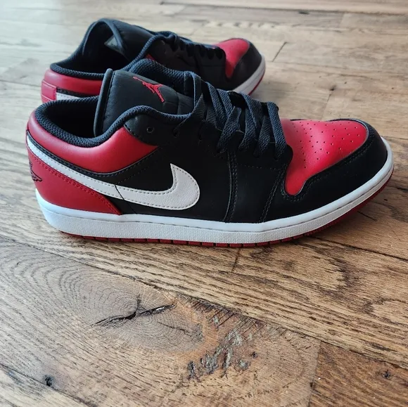 Nike Air Jordan 1 Low Alternate Bred Toe In Black/White/Gym Red - Size 9.5