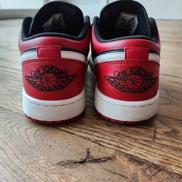 Nike Air Jordan 1 Low Alternate Bred Toe In Black/White/Gym Red - Size 9.5