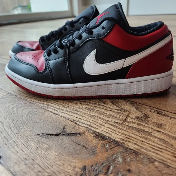 Nike Air Jordan 1 Low Alternate Bred Toe In Black/White/Gym Red - Size 9.5