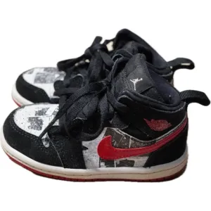 Nike Air Jordan 1 Mid SE Kids Size 7C BQ6933 061 Black Gym Red White Newspaper