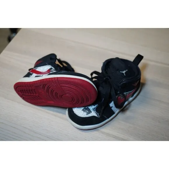 Nike Air Jordan 1 Mid SE Kids Size 7C BQ6933 061 Black Gym Red White Newspaper
