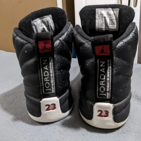 Nike Air‎ Jordan 12 retro Sz 1Y kids black and white