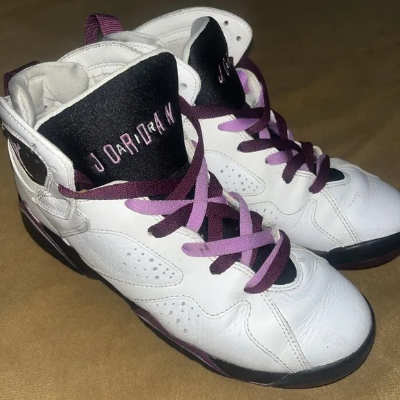 Nike Air Jordan VII 7 Retro GG GS White Fuchsia Glow Purple  442960-127 Sz 5.5Y