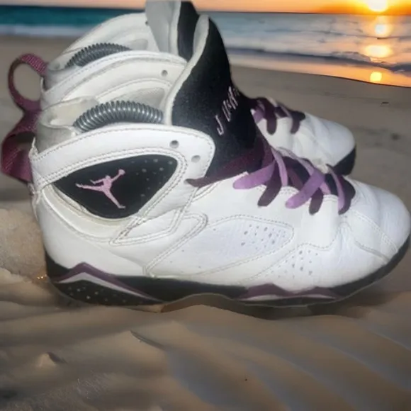Nike Air Jordan VII 7 Retro GG GS White Fuchsia Glow Purple  442960-127 Sz 5.5Y
