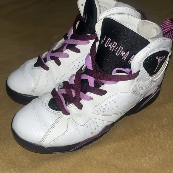 Nike Air Jordan VII 7 Retro GG GS White Fuchsia Glow Purple  442960-127 Sz 5.5Y