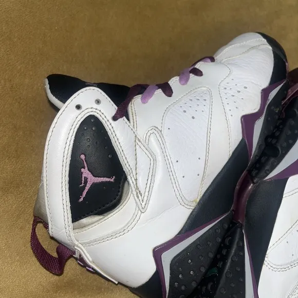 Nike Air Jordan VII 7 Retro GG GS White Fuchsia Glow Purple  442960-127 Sz 5.5Y