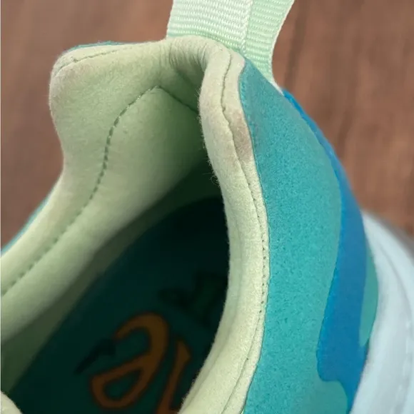 Nike Air Max 270 React Mens Size 11.5 Hyper Jade Frosted Spruce Shoes AO4971-301