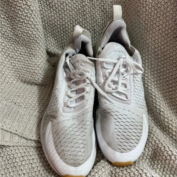 Nike Air Max 270 Shoes. White Gum. Size 10