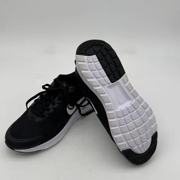 Nike Air Max Nuaxis  / Mens Size 9.5